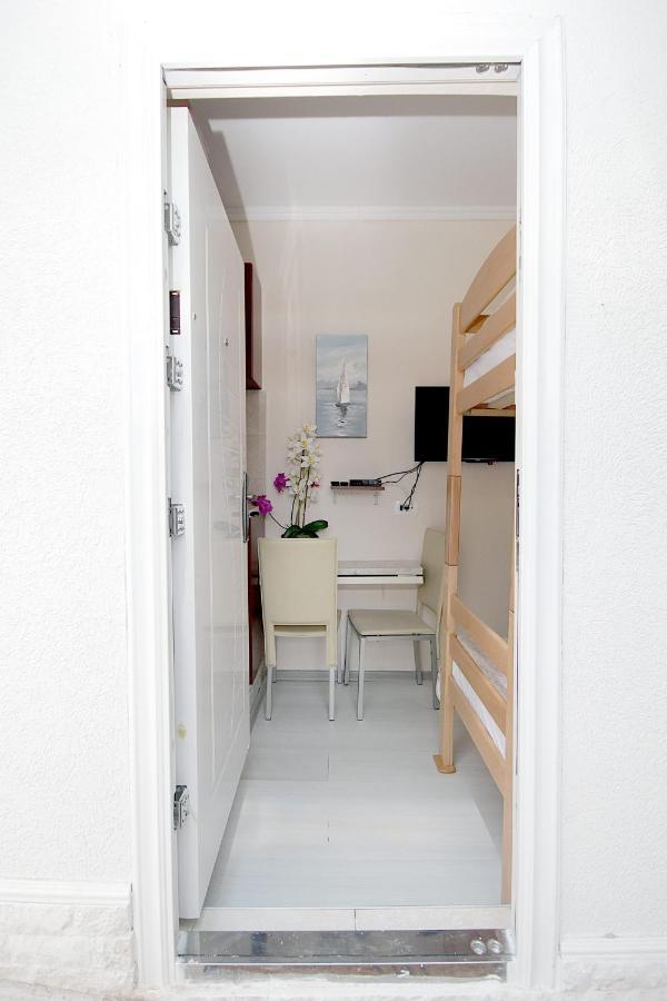 Ferienwohnung Studio Apartman Sveti Stefan Exterior foto