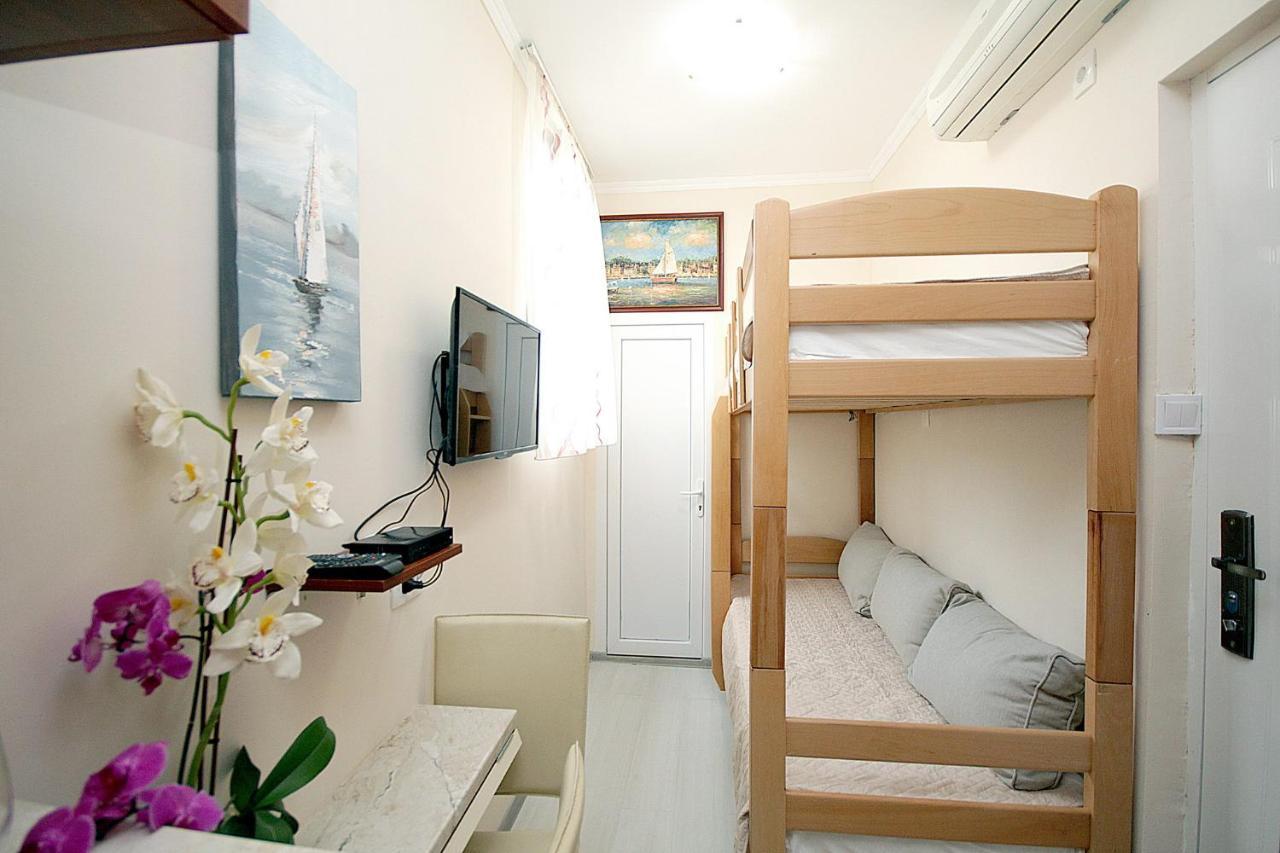 Ferienwohnung Studio Apartman Sveti Stefan Exterior foto